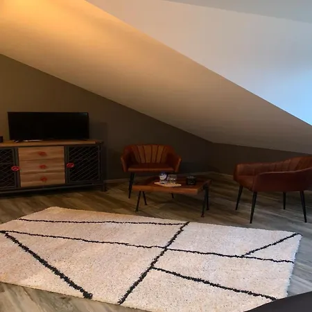 Elegant Family Stay, Wallonia, Cleaning Included 別荘