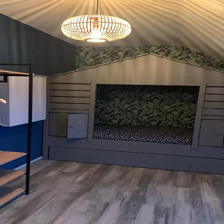 Holiday home Modern In With Garden, Cleaning Included *