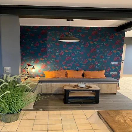 別荘 Elegant Family Stay, Wallonia, Cleaning Included *