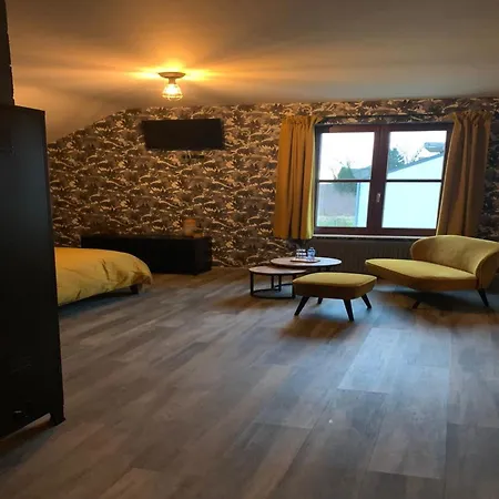 別荘 Elegant Family Stay, Wallonia, Cleaning Included ベルトリ