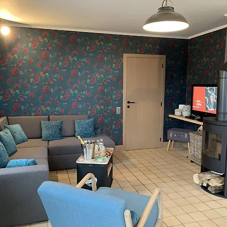 別荘 Elegant Family Stay, Wallonia, Cleaning Included *