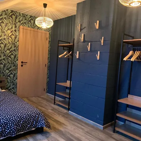 別荘 Elegant Family Stay, Wallonia, Cleaning Included ベルトリ